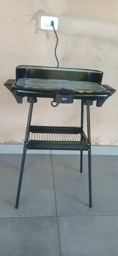 foto de Churrasqueira Elétrica 2000w Pedestal 2 Em 1 Anti Fumaça Bak