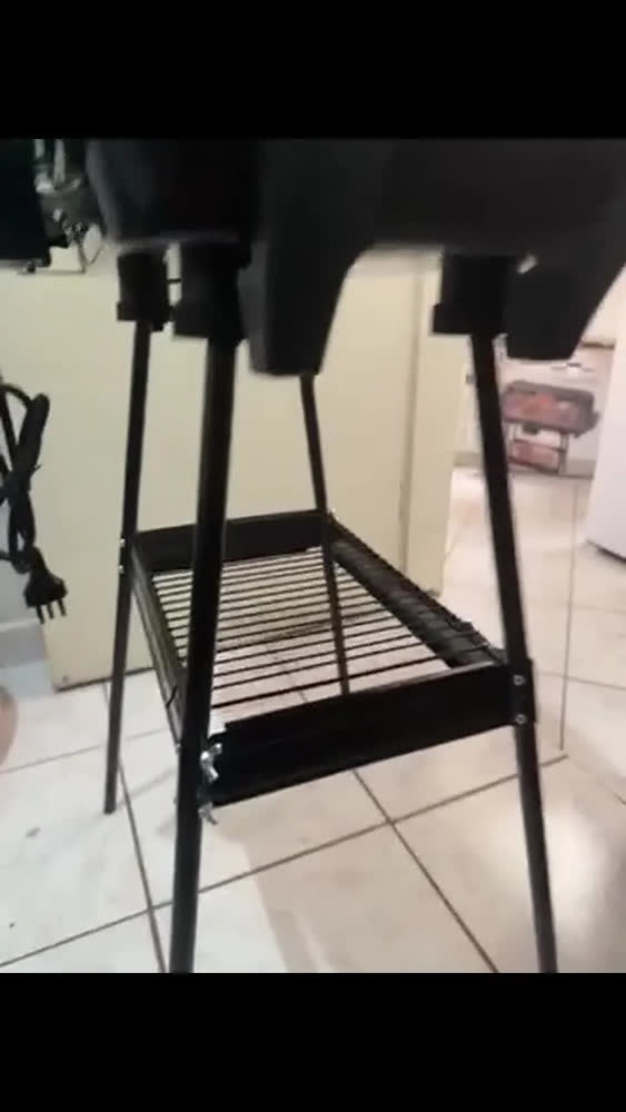 foto de Churrasqueira Elétrica 2000w Pedestal 2 Em 1 Anti Fumaça Bak
