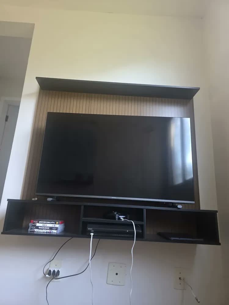 foto de Painel Tv Everest Ripado 3d Suspenso Tv Até 50 Polegadas Preto