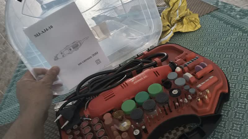 foto de Mini Retifica Lixadeira 180W Muitos Acessórios 6 Velocidades Potente Para Lixar Polir Cortar Artesanato Madeira Multiuso