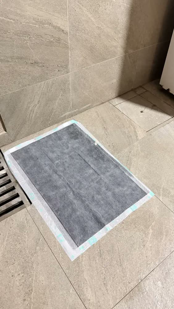foto de Newpet Tapete Higiênico com Carvão Ativado e Lavanda 80x60cm 30un | Neutraliza Odores | Anti Vazamento | Feromônios | Adesivo Fixador