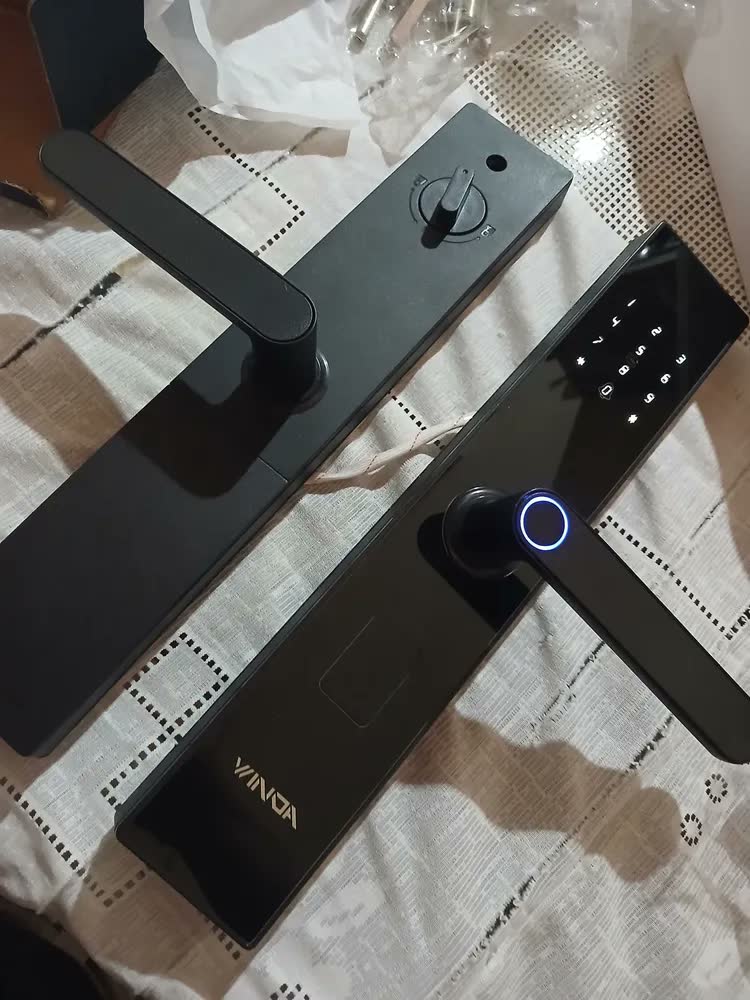 foto de Fechadura Digital Inteligente Para Porta Digitais Eletricas Com Senha Biometria Cartão E Chave Preto Fosco Winda