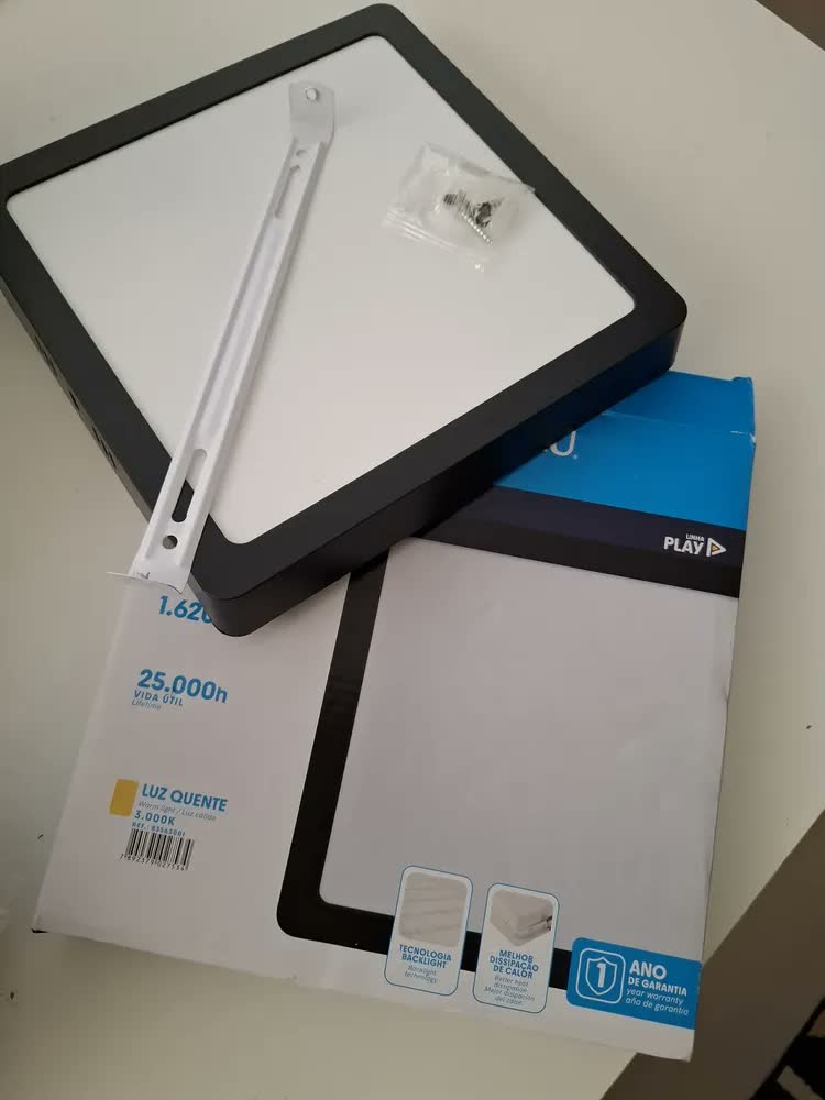 foto de Plafon Led Quadrado Sobrepor Estrutura Preta Bivolt 110v/220v Painel Luminária Com Driver 18w Slim 20x20 Teto Quarto Sala Cozinha Corredor Escritório Forro Gesso Pvc Madeira Vmd Homecenter