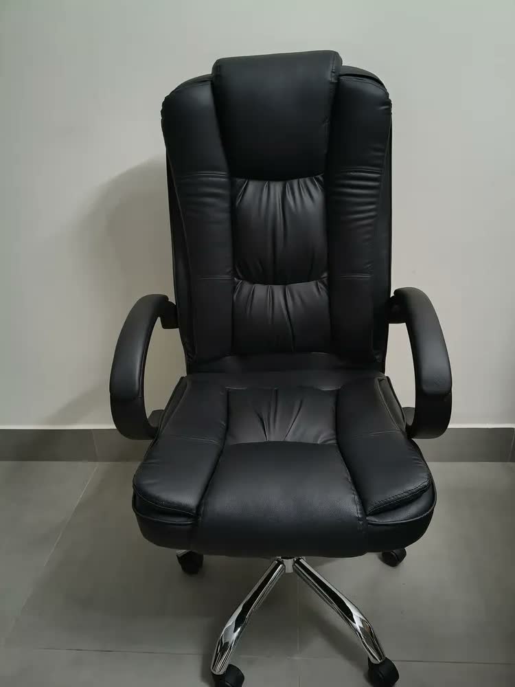 foto de Cadeira Escritório Presidente Diretor Ergonomica Sintética Preto Couro Sintético