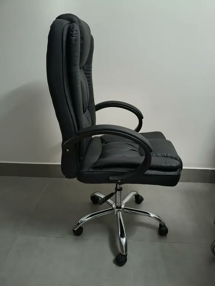 foto de Cadeira Escritório Presidente Diretor Ergonomica Sintética Preto Couro Sintético