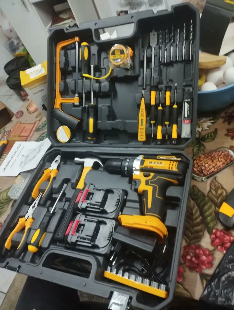 foto de Kit de Ferramentas 120 Peças Furadeira Parafusadeira Impacto 21V 35Nm Mandril 10mm 2 Baterias Maleta B-TEK BT-658 Jogo Profissional a Bateria Sem Fio Soquetes Brocas Bits Alicate Reparos Manutenção