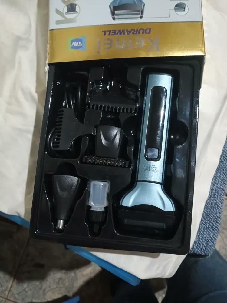 foto de Máquina Aparador Pelos Para nariz Barba Cortar Cabelo Bigode Portátil Sem Fio Kit barbeiro 3 em 1 Maquininha Acabamento Corporal Depilador Elétrico Masculino Uso Domestico Recarregável Bivolt
