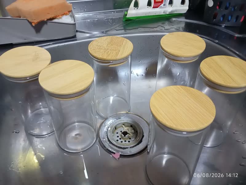 foto de Kit 6 Potes de Vidro 300ml com Tampa Bambu Hermética - Porta Mantimentos Pequeno para Especiarias e Grãos
