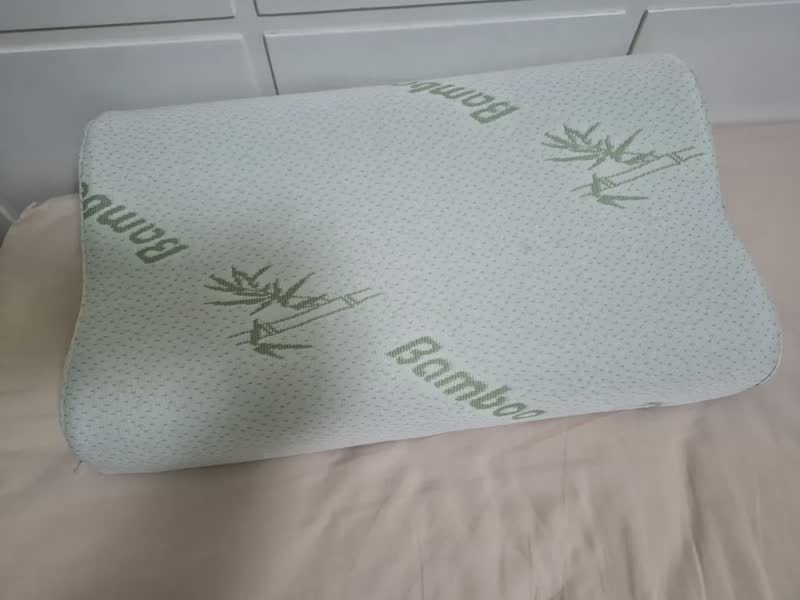 foto de Travesseiro Cervical Ortopédico Espuma Viscoelástica Memória Fibra Bambu Alívio Dor Pescoço Alinha Coluna Dupla Altura Ergonômica Capa Removível Lavável Hipoalergênico Firmeza Média Respirável