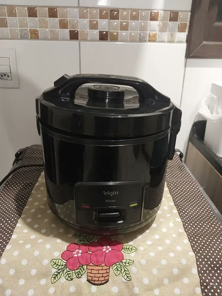 foto de Elgin Puro Rizzo I Panela Elétrica 5 Xícaras 400w Branca Branco 60hz