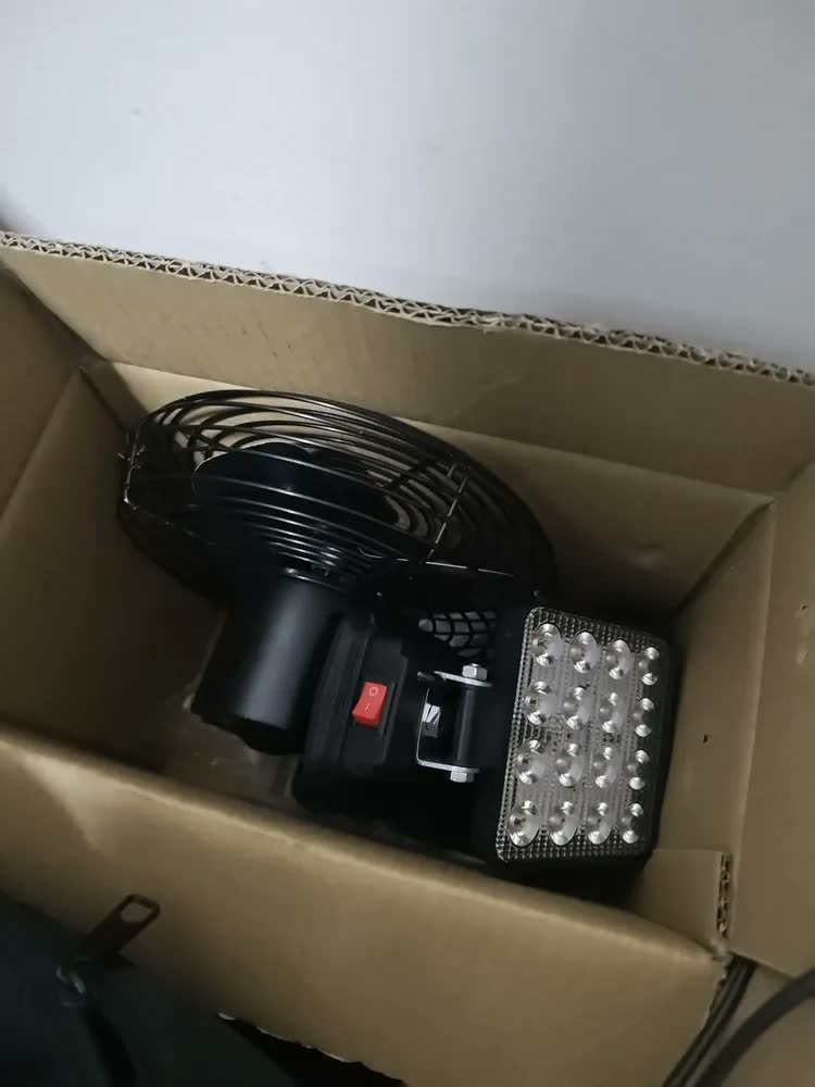 foto de Ventilador De Mesa + Luz Led Portáteis Inclui Duas Baterias