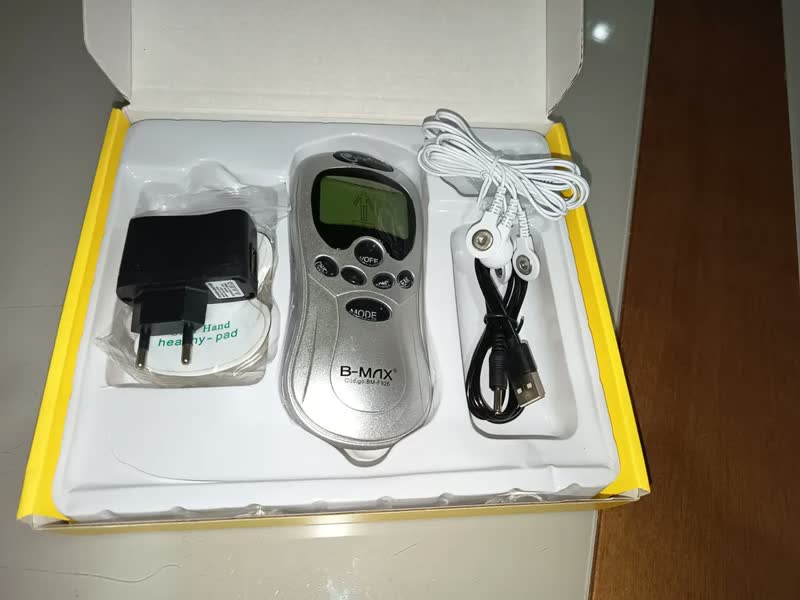 foto de Aparelho Fisioterapia Massageador Elétrico Digital Therapy Machine Acupuntura Portátil Tens Fes Eletroestimulador Alívio 127 220v
