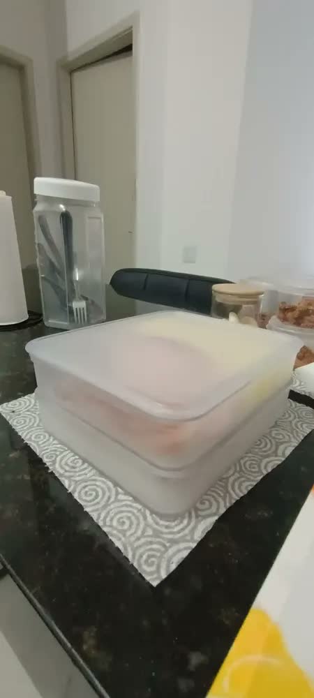 foto de Porta Frios Triplo Organizador Geladeira Acrílico Tampa Transparente