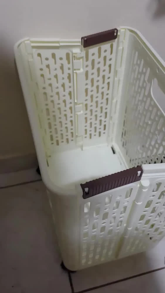 foto de Cesto De Roupa Suja Dobrável Com Alça Rodinhas Banheiro Branco Lisa