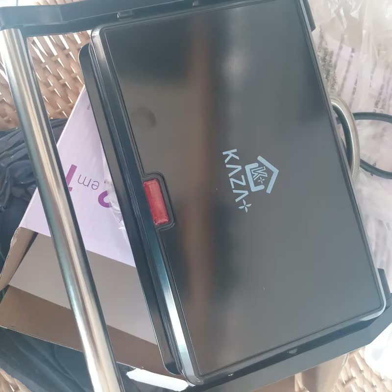 foto de Grill Sanduicheira Elétrico Chapa Dupla 750w Preto 2 Em 1 Preto