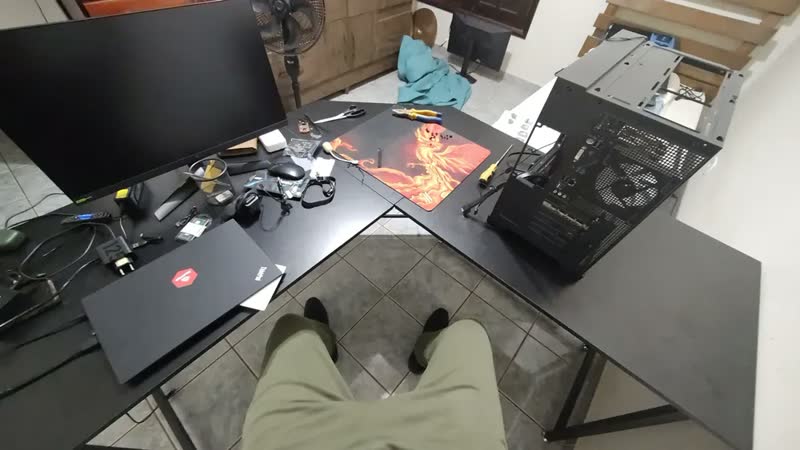 foto de Mesa Escritório Em L Estilo Industrial Funcional Home Office Preto