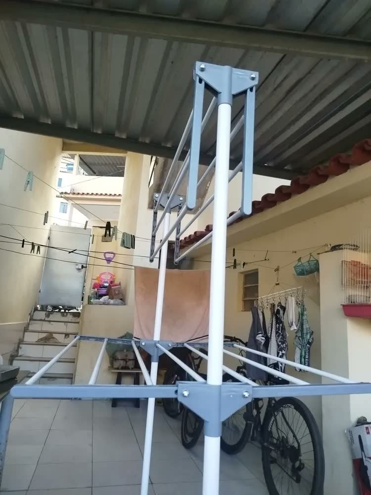 foto de Varal de Chão Grande 3 Andares Apartamento Kit Net Dobrável Vertical Retrátil com Rodinhas e Suporte Para Cabide Reforçado Capacidade para Roupas Toalhas Lençóis Edredom Lavanderia Multiuso e Compacto