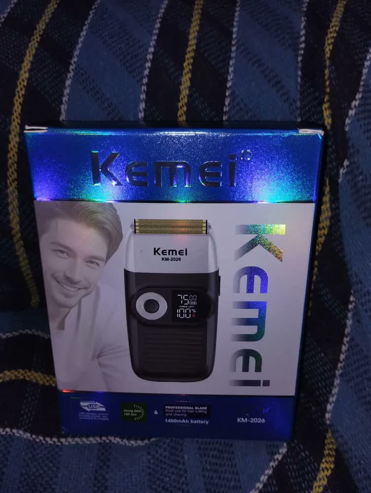 foto de Barbeador Elétrico Kemei 2026 Profissional Sem Fio com Tela Digital