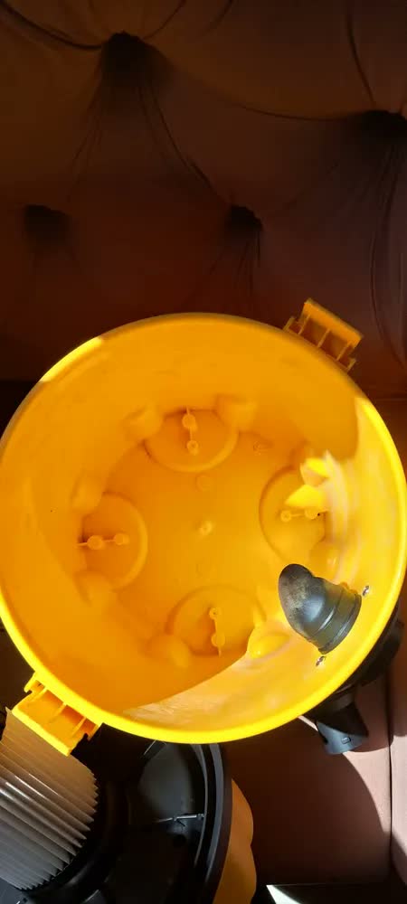 foto de JAGFOR Aspirador de Pó e Água 15L 3500W para Sólidos e Líquidos, Alta Potência e Sucção, Portátil para Casa, Carro, Oficina e Garagem