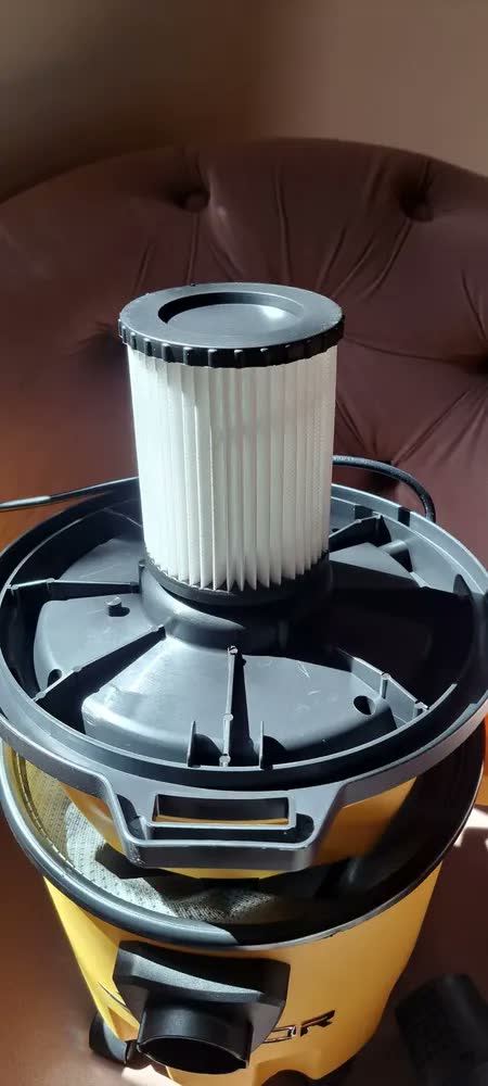 foto de JAGFOR Aspirador de Pó e Água 15L 3500W para Sólidos e Líquidos, Alta Potência e Sucção, Portátil para Casa, Carro, Oficina e Garagem