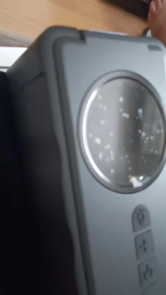 foto de Auxiliar de Partida e Compressor de Ar Portátil Melt Mind com Power Bank
