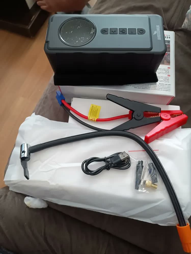 foto de Auxiliar de Partida e Compressor de Ar Portátil Melt Mind com Power Bank