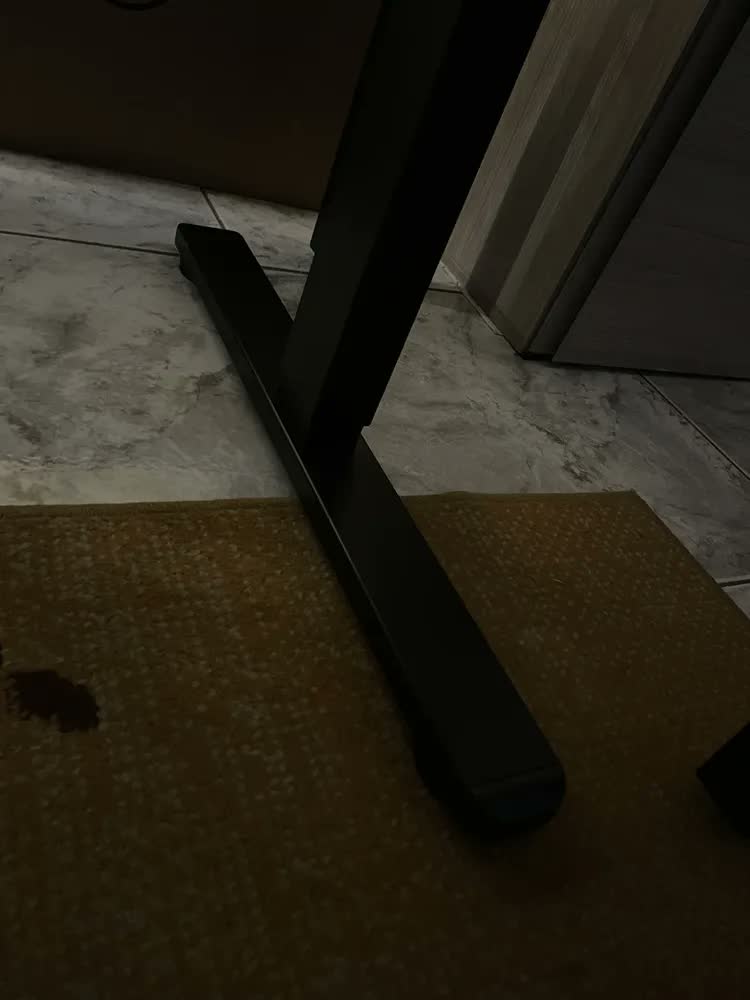 foto de Estrutura De Mesa Elétrica Ergonômica Ajustável C/ Regulagem Altura Estável Escritório Cor Branca LuvinCo