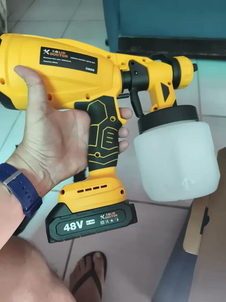 foto de Pistola De Pintura 48v Sem Fio 2 Baterias Reservatório 800ml 30000RPM