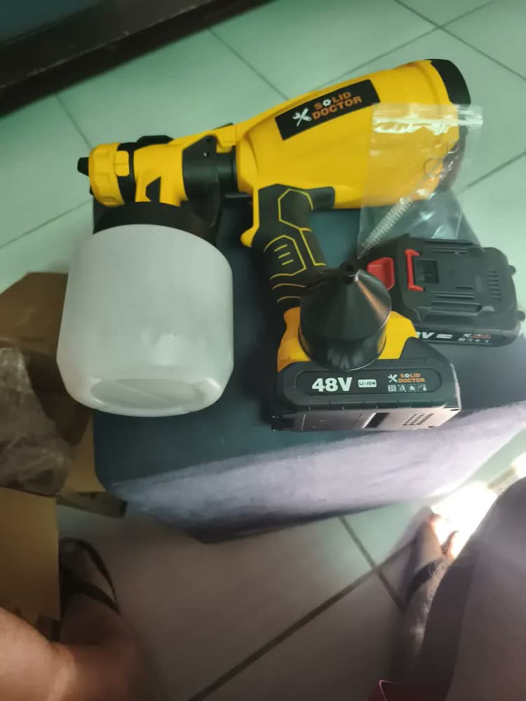 foto de Pistola De Pintura 48v Sem Fio 2 Baterias Reservatório 800ml 30000RPM
