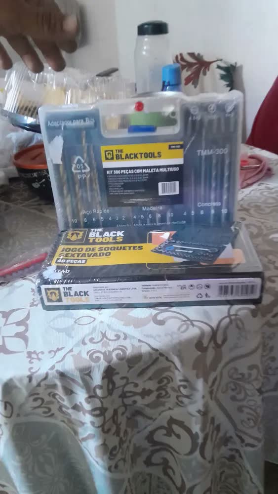 foto de Parafusadeira E Furadeira A Bateria Bosch Gsr 1000 Smart Maleta Com Kit Brocas E Soquetes Profissional 340 Peças