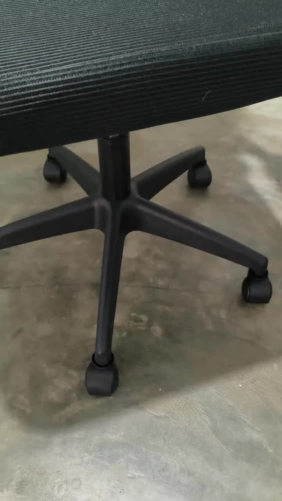 foto de Cadeira Escritório Ergonômica Giratoria Reclinavel Olinda RSH500 Rishon Cor Preto Com Suporte Lombar Estofado Mesh