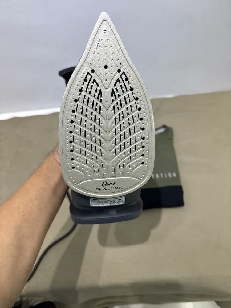 foto de Ferro De Passar Roupas Oster Aeroceramic Passadeira 1600w Cinza-escuro