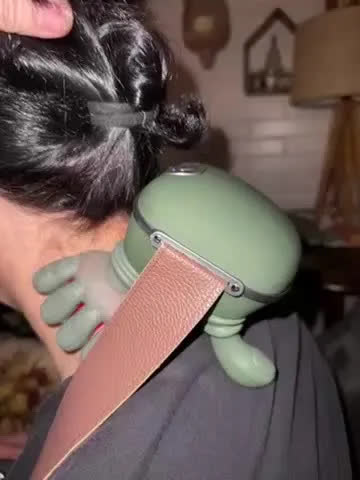 foto de Massageador Pescoço Ombro Recarregável Maozinha Pescoço Verde