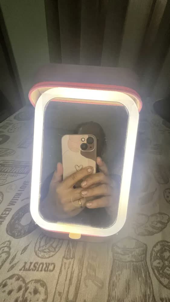 foto de LCK Comércio e Importação Necessaire maquiagem luz LED Retangular - Fria, Morna, Quente - Preto - Cabo USB 8.5 cm (Inclui: Com luz)