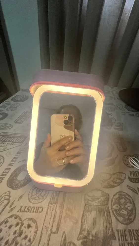 foto de LCK Comércio e Importação Necessaire maquiagem luz LED Retangular - Fria, Morna, Quente - Preto - Cabo USB 8.5 cm (Inclui: Com luz)
