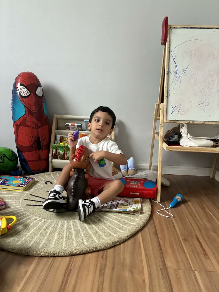 foto de Porta Livros Infantil Mini Montessori Estante Organizador Rosa