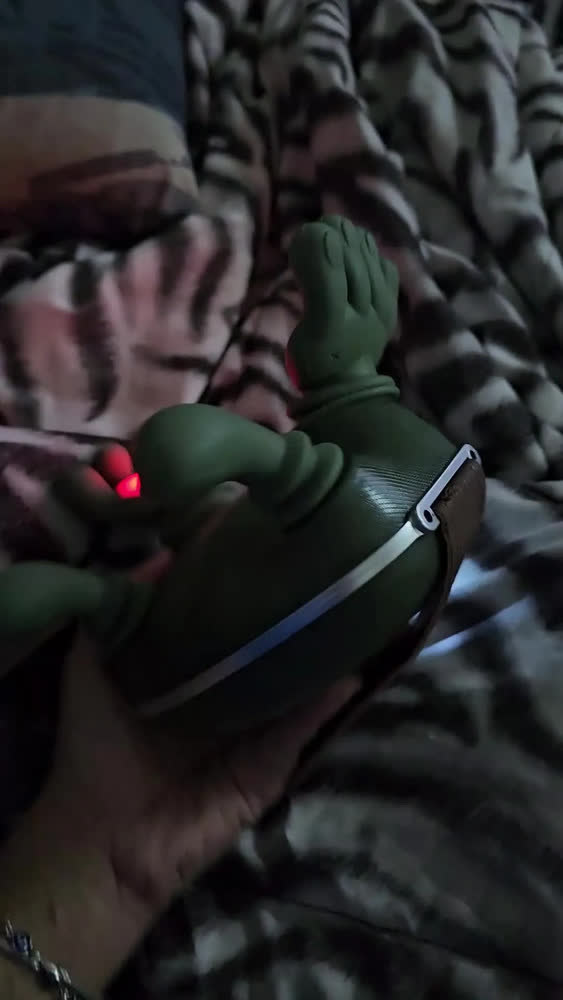 foto de Massageador Maozinha Pescoço Elétrico Com Aquecimento Ombros Lombar Costas Cervical Portátil Recarregável USB-C Massagem Profunda Tedy cc