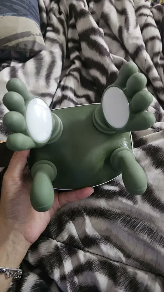 foto de Massageador Maozinha Pescoço Elétrico Com Aquecimento Ombros Lombar Costas Cervical Portátil Recarregável USB-C Massagem Profunda Tedy cc