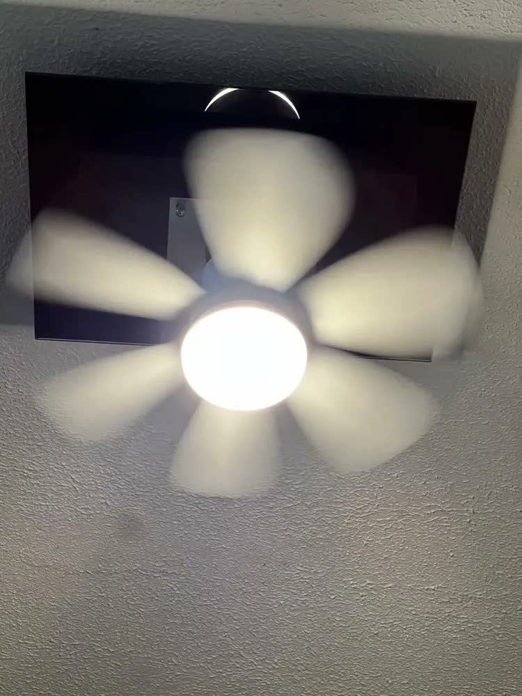 foto de Ventilador de Teto SolViva Com Luz LED e Controle Remoto, 6 Pás de 42 cm, Silencioso e Bivolt