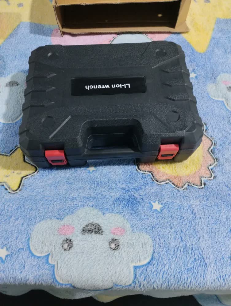 foto de Chave De Impacto Profissional Com 2 Baterias Furadeira Parafusadeira Profissional Mandril 1,2 Quadrado Torque 350Nm 0-3500Rpm Velocidade Variel Carregador Bivolt Motor Sem Escova E Acessórios Maleta