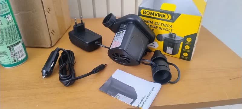 foto de Compressor Bomba Inflador De Ar Elétrico Bivolt Portátil 3 Bicos Para Encher e Esvaziar Colchão Piscina Boias Inflável Bivolt
