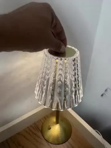 foto de Abajur de Mesa Led Luz Leitura Sem Fio Usb Moderna Touch Decorativa para Sala Quarto Cabeceira
