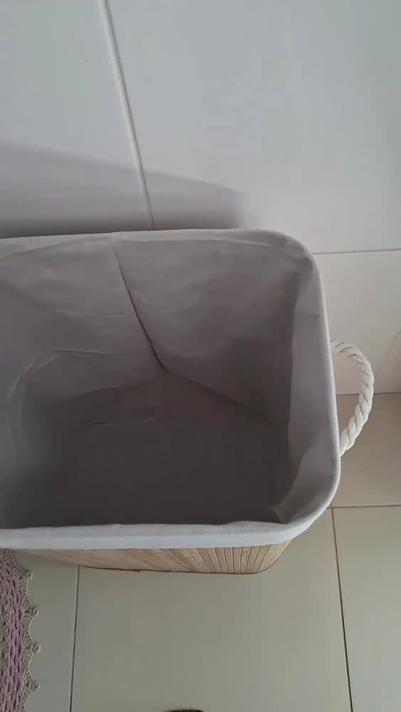 foto de Cesto para Roupa Suja Dobrável de Bambu 72L com Tampa e Forro Removível