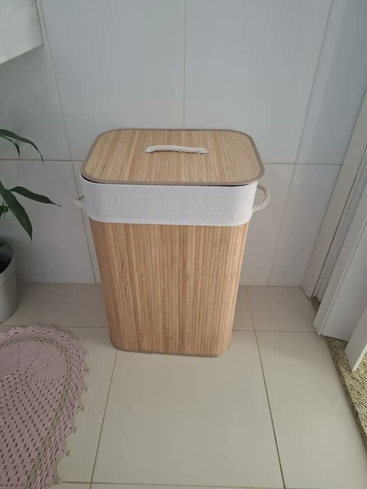 foto de Cesto para Roupa Suja Dobrável de Bambu 72L com Tampa e Forro Removível