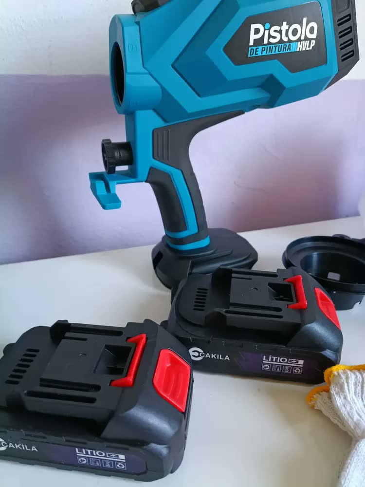 foto de Pistola de Pintura Elétrica HVLP CAKILA Sem Fio Com 2 Baterias Recarregáveis e Reservatório de 1400ml