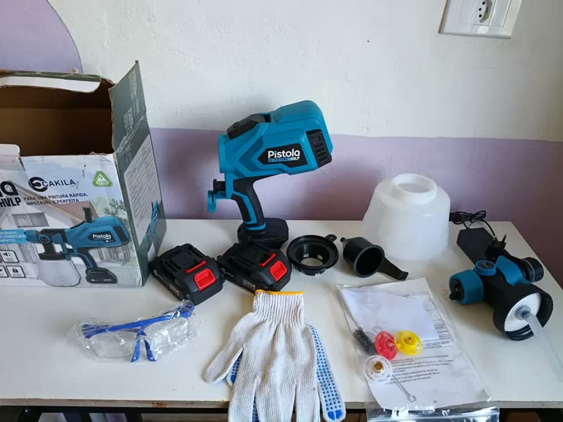foto de Pistola de Pintura Elétrica HVLP CAKILA Sem Fio Com 2 Baterias Recarregáveis e Reservatório de 1400ml
