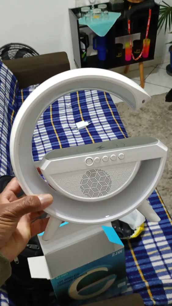 foto de Luminária de Mesa G-speaker Led Rgb Com Carregador Indução 15w Caixa De Som Bluetooth Usb Bivolt Abajur Quarto Multifuncional Radio Fm Bateria Recarregável Vison Special Tissue
