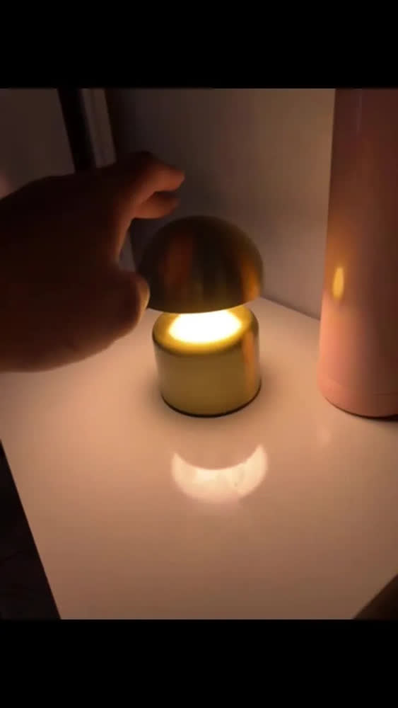 foto de Luminária Abajur De Mesa Led Recarregável Sem Fio Touch Led Redondo Prata Prateado