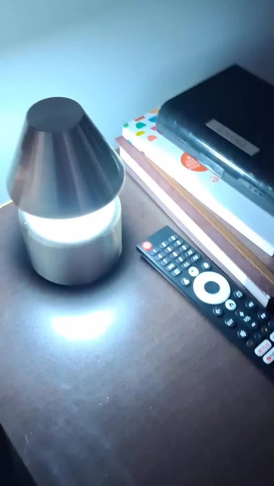 foto de Luminária Abajur De Mesa Led Recarregável Sem Fio Touch Led Redondo Prata Prateado