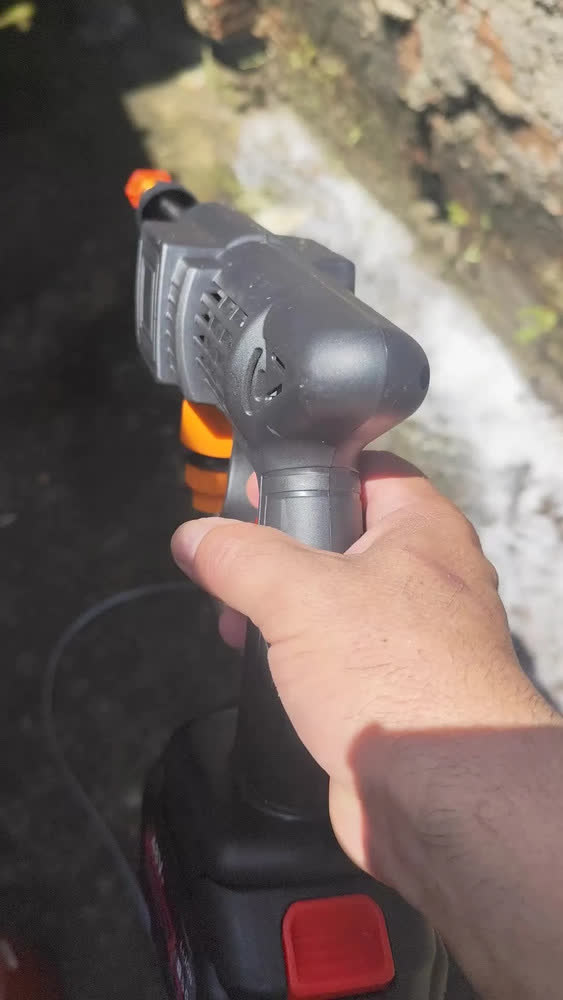 foto de Lavadora Lava Jato Portátil Alta Pressão 2 Baterias Recarregavel Com Maleta Completa Bivolt Multigoods Para Carro Moto Quintal Janelas